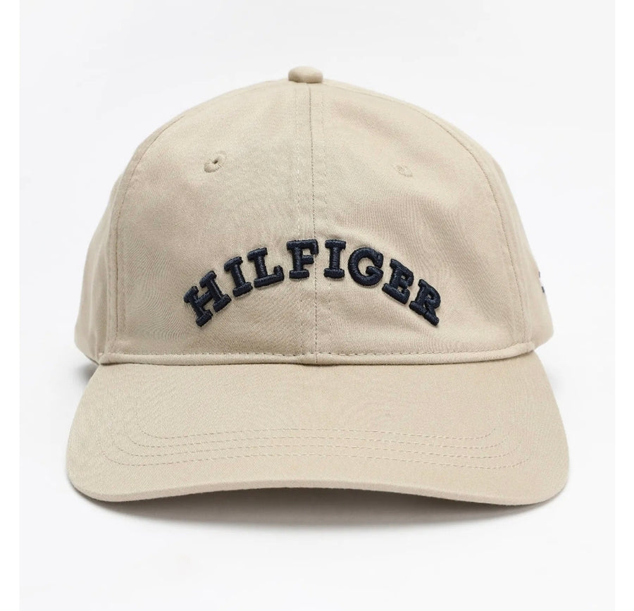 GORRA COLOR HUESO LETRAS AZULES